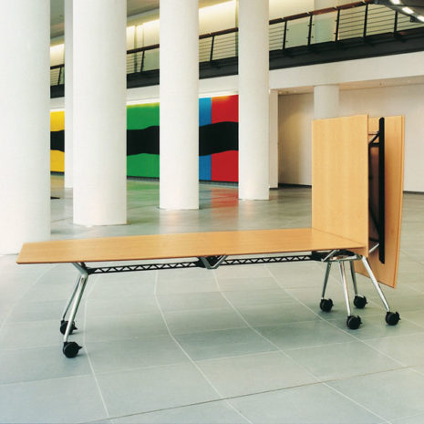 SUMMA movable conference table